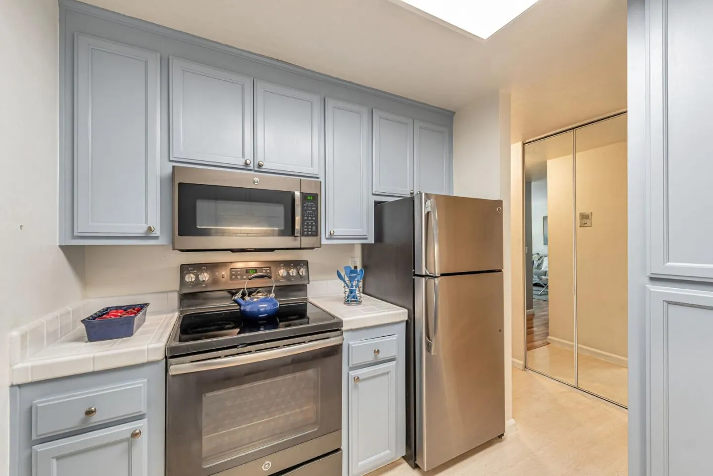 Santa Clara, California 95051, United States, 2 Bedrooms Bedrooms, ,2 BathroomsBathrooms,Residential,Contingent,194877