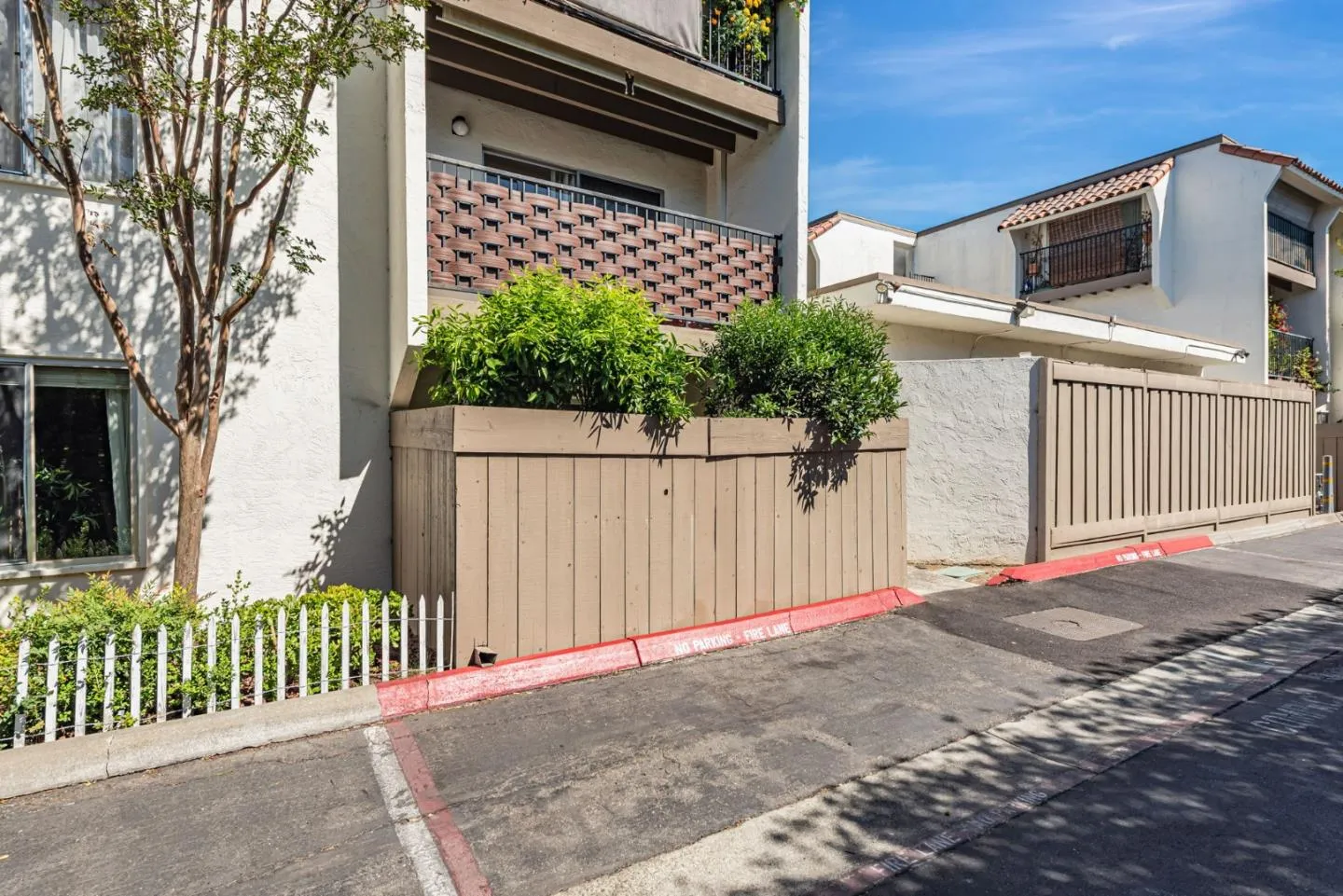 Santa Clara, California 95051, United States, 2 Bedrooms Bedrooms, ,2 BathroomsBathrooms,Residential,Contingent,194877