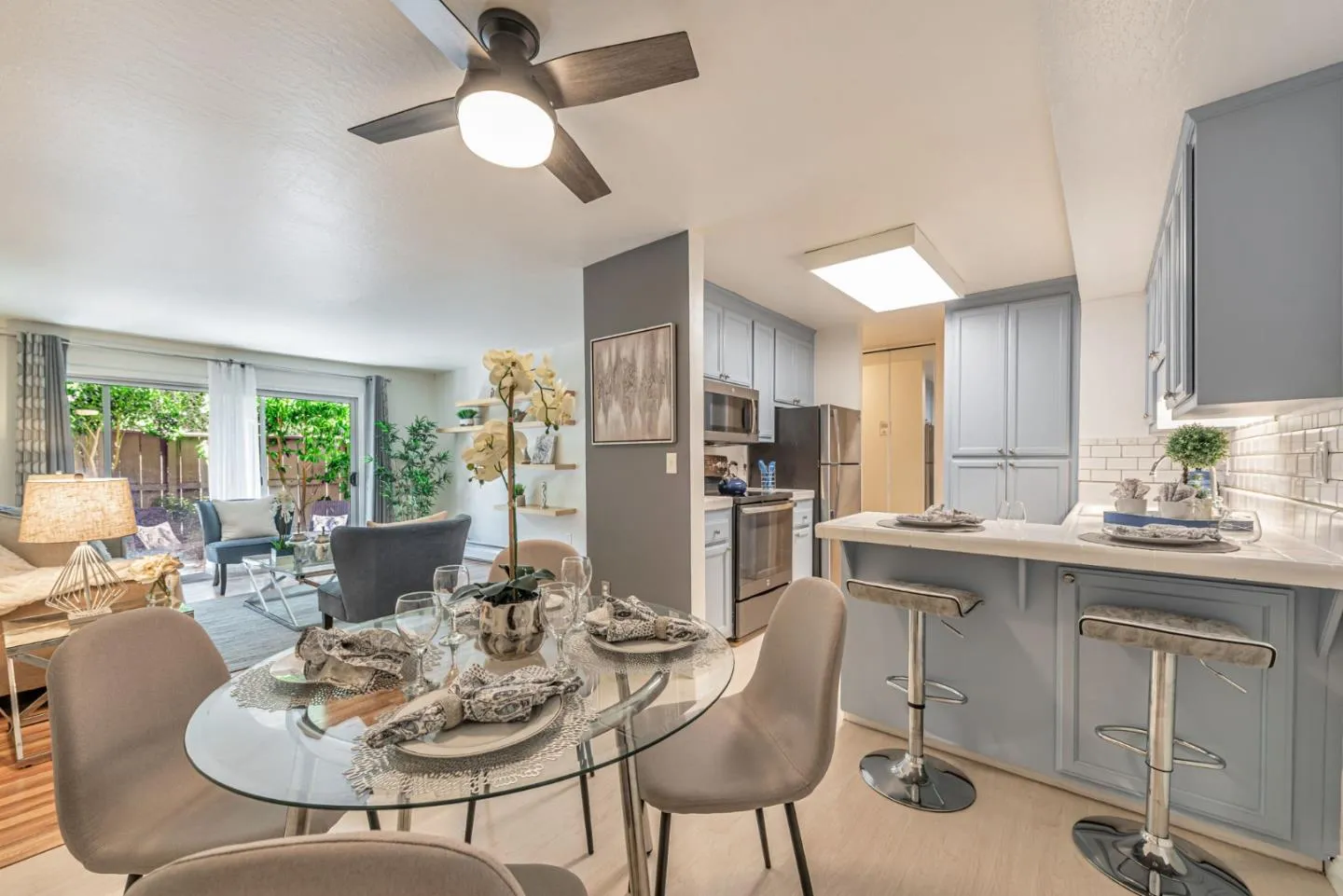 Santa Clara, California 95051, United States, 2 Bedrooms Bedrooms, ,2 BathroomsBathrooms,Residential,Contingent,194877