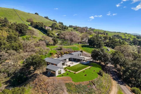 18290 Cochrane Road, Morgan Hill, CA 95037 - MLS#: ML81995906