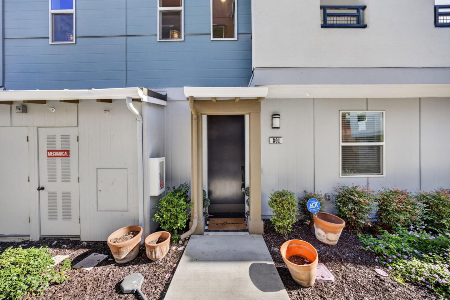 301 Baja Rose Street