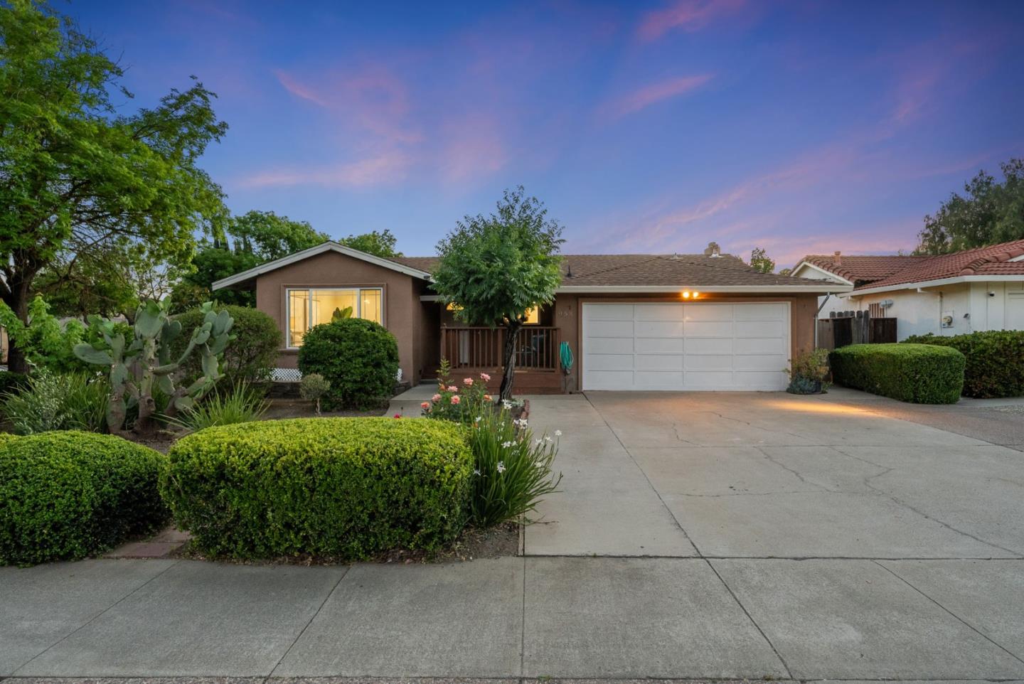 958 Coyote RD