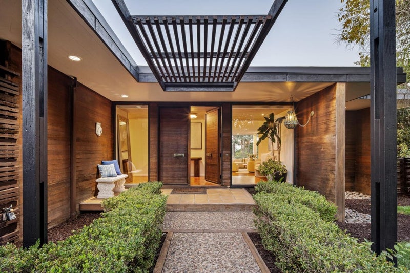 160 Crest Road