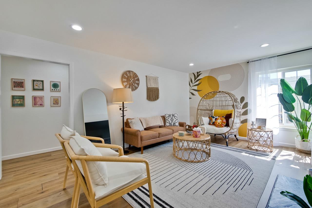 732 North Redwood Avenue