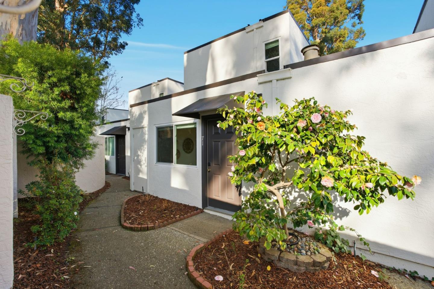 1919 Alameda De Las Pulgas 71