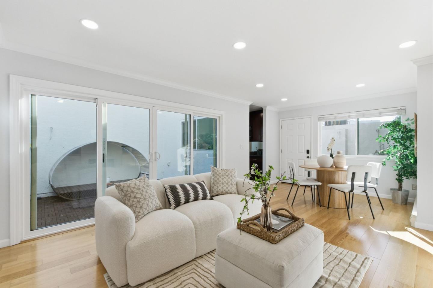 1919 Alameda De Las Pulgas 71