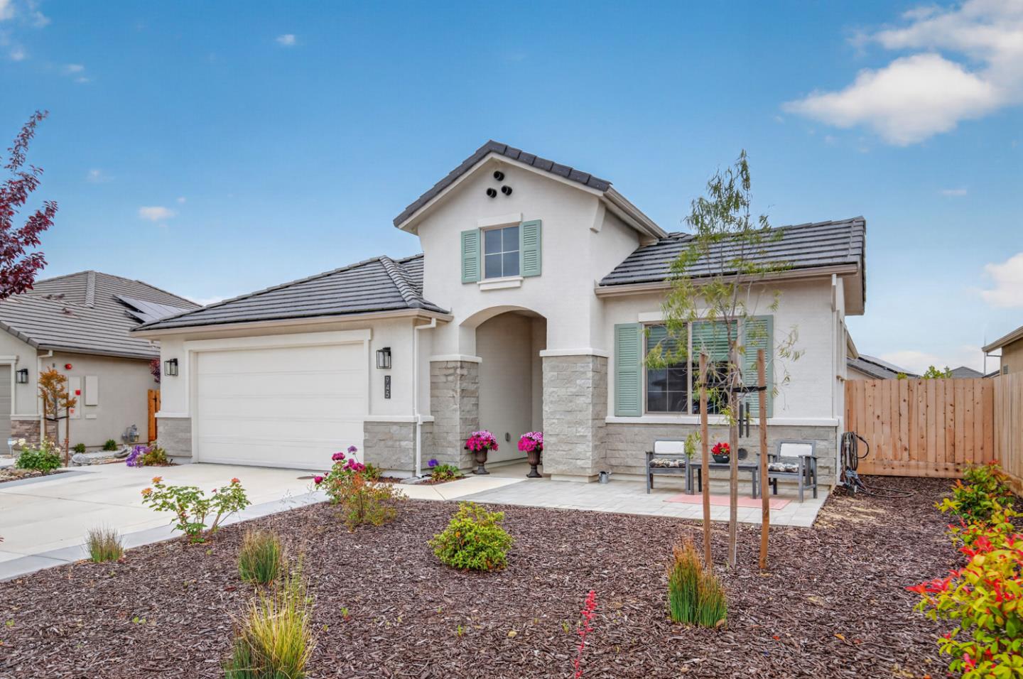 945 Cambria Court