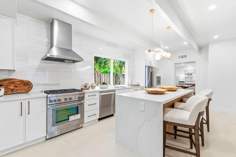 Photo of 2331 Carmel Drive, PALO ALTO, CA 94303 (MLS # ML82022623)