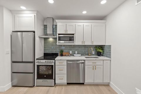 Tiny photo for 895 Laurel Avenue, Belmont, CA 94002 (MLS # ML82030854)