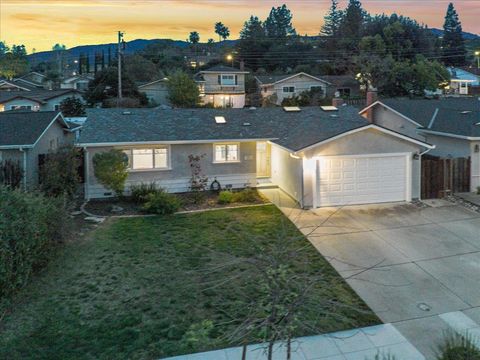 Photo of 1710 Canna Lane, San Jose, CA 95124 (MLS # ML82037541)