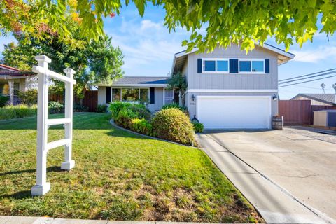 Photo of 3364 Suncrest Avenue, SAN JOSE, CA 95132 (MLS # ML82027319)