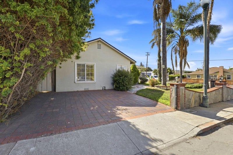 553 Laswell Avenue