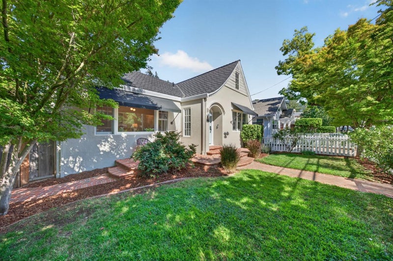 105 Loma Alta Avenue