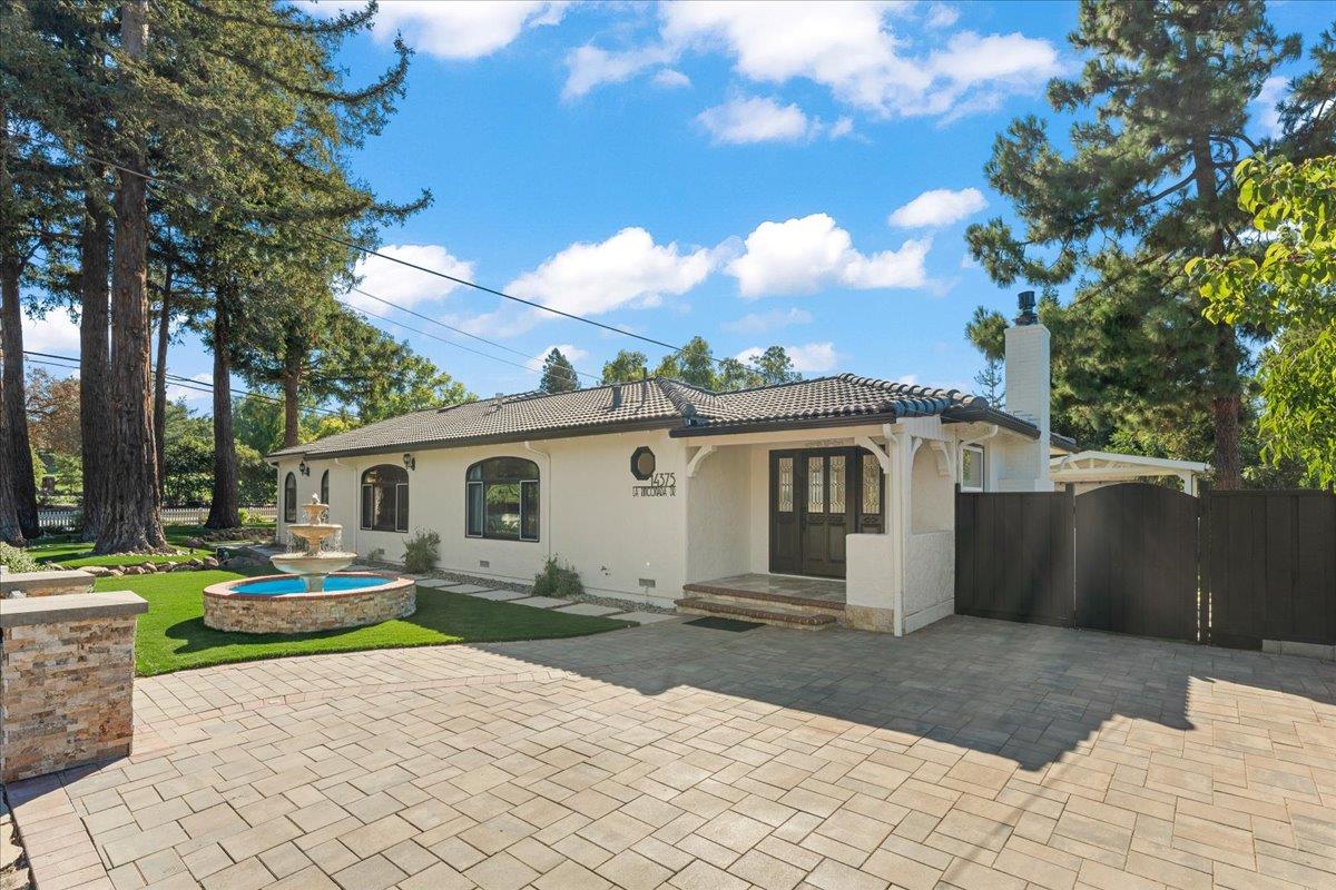 14375 La Rinconada Drive