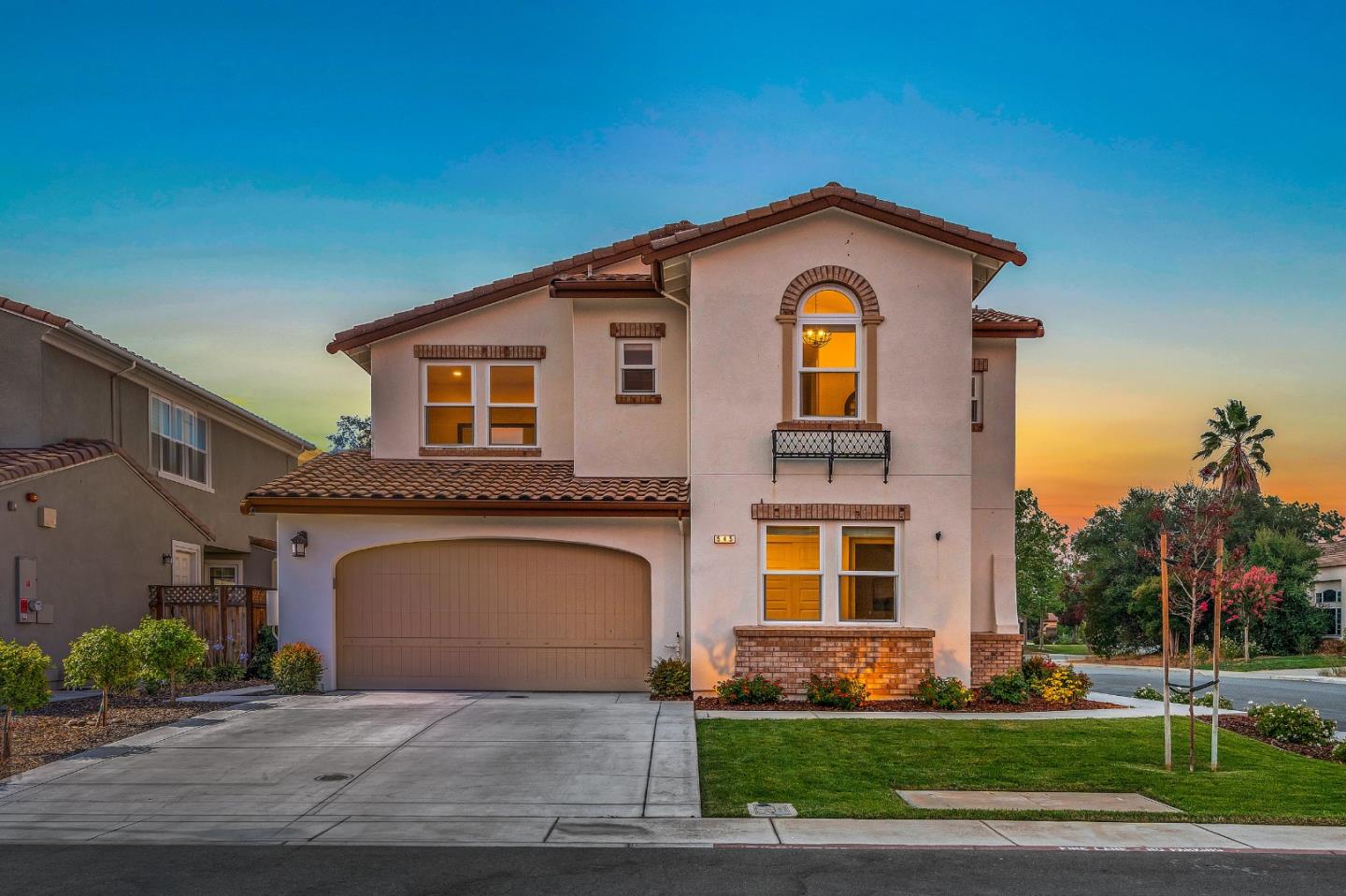 545 Cipres LN