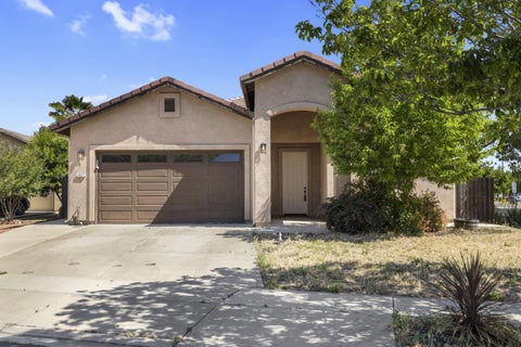 Photo of 1027 Winter Lane, PATTERSON, CA 95363 (MLS # ML82051641)