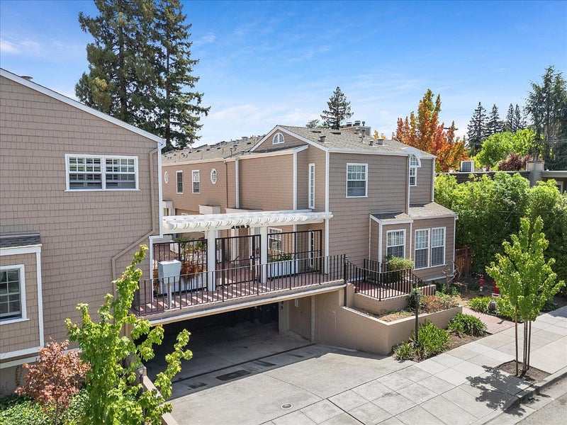 1555 Cherry Street 4