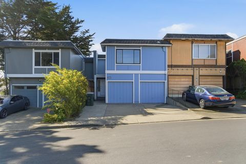 Photo of 2405 Liberty Ct, SOUTH SAN FRANCISCO, CA 94080 (MLS # ML82038277)