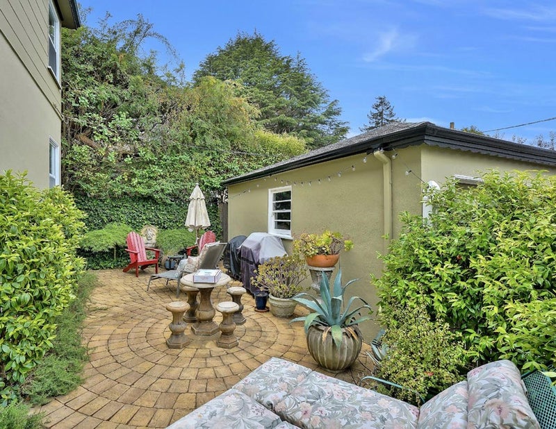 16 West Bellevue Avenue