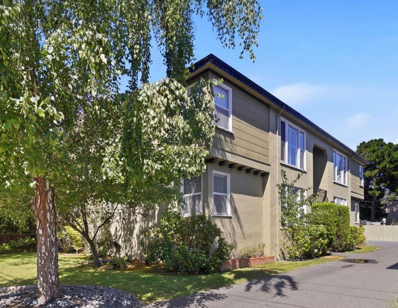 16 West Bellevue Avenue