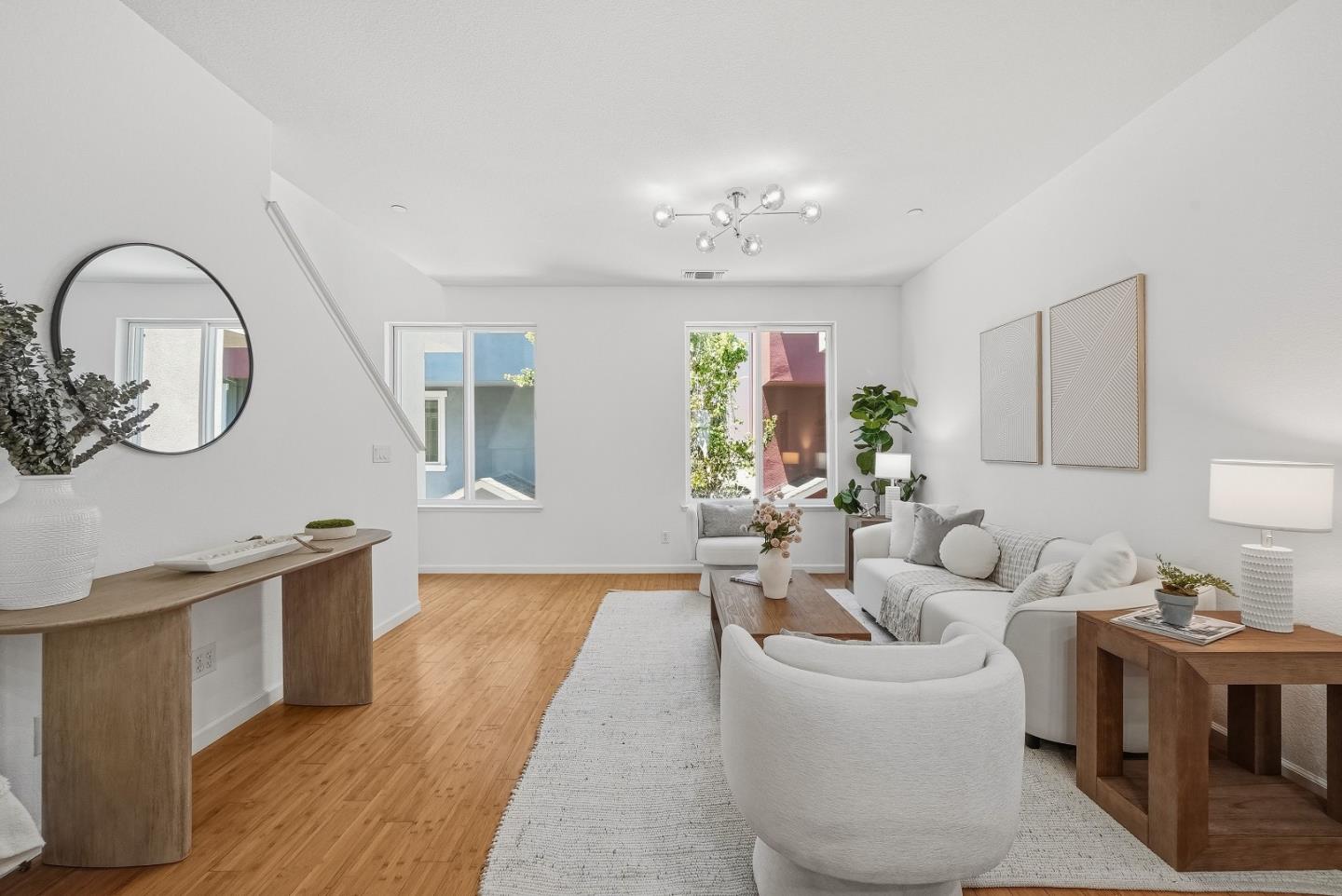 909 Alta Mar Terrace