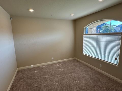 Tiny photo for 3329 N Shelly Avenue, FRESNO, CA 93727 (MLS # ML82023127)