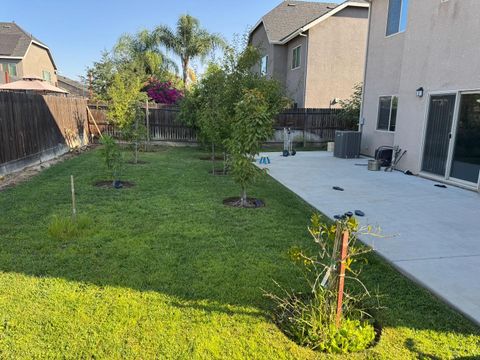Tiny photo for 3329 N Shelly Avenue, FRESNO, CA 93727 (MLS # ML82023127)