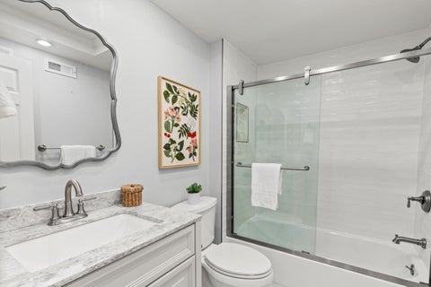 Tiny photo for 61 Thousand Oaks Street, OAKLAND, CA 94605 (MLS # ML82060489)