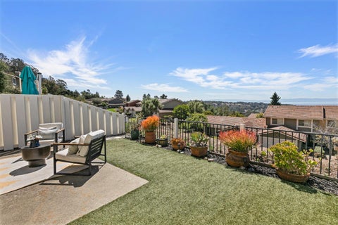 Tiny photo for 61 Thousand Oaks Street, OAKLAND, CA 94605 (MLS # ML82060489)
