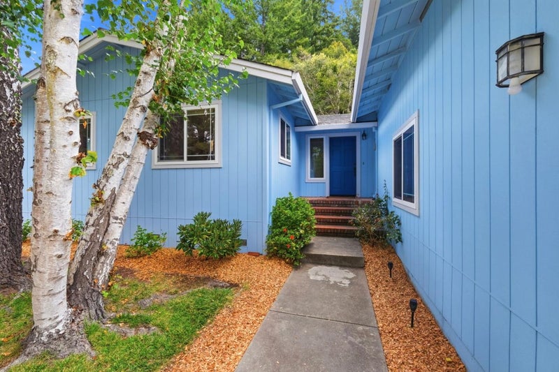 433 South Navarra Drive