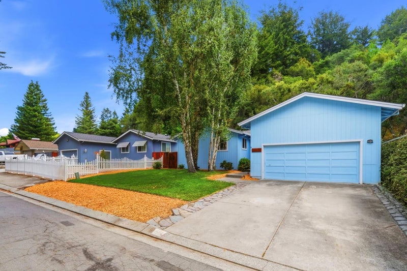 433 South Navarra Drive