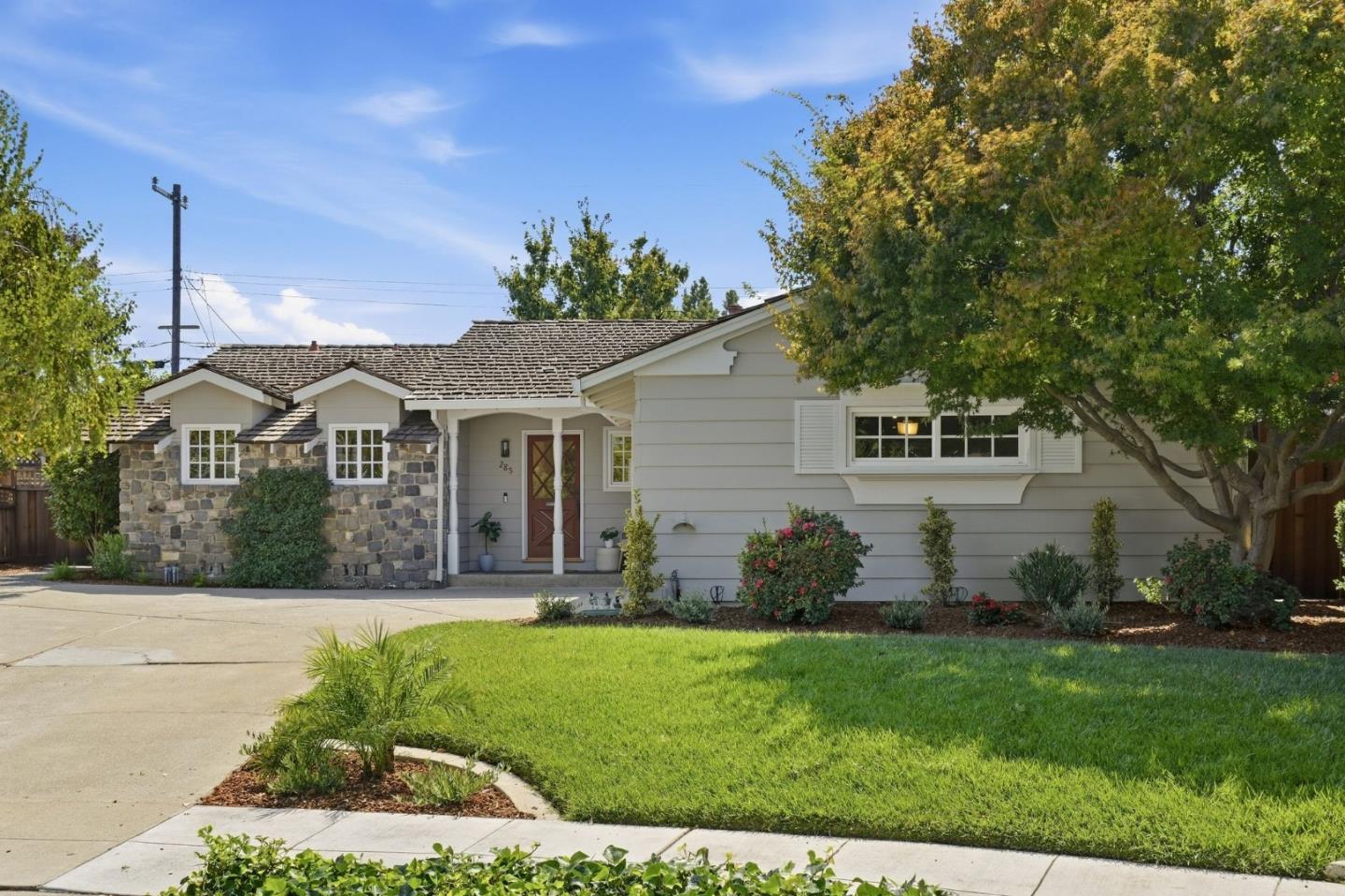 285 Carbonera Avenue