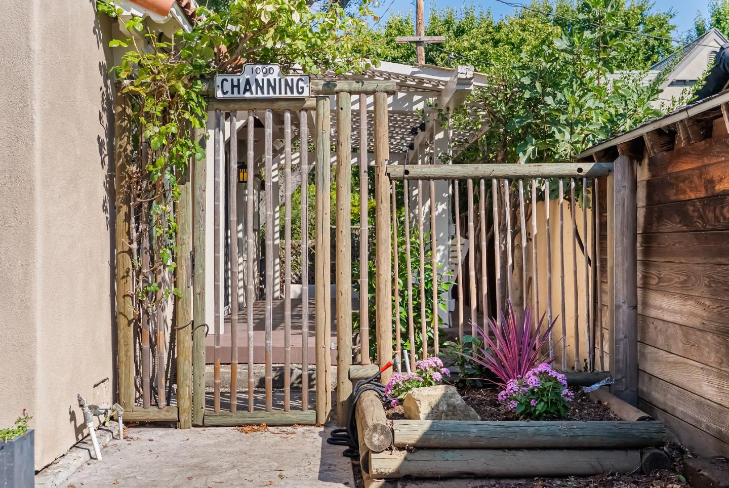 961 Channing Avenue