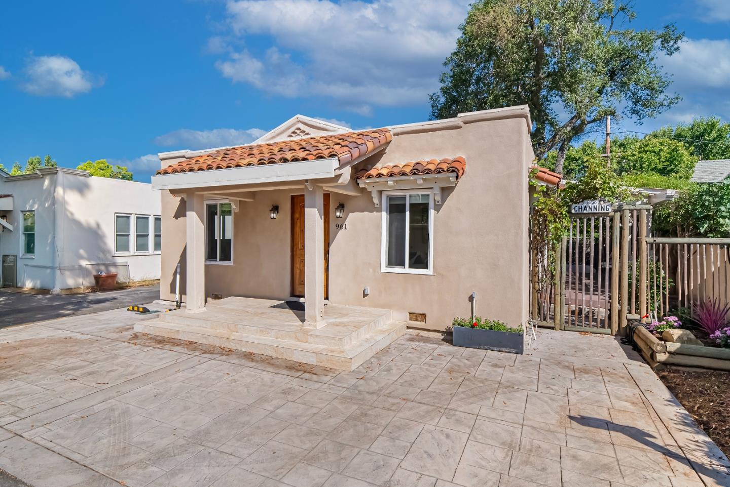961 Channing Avenue