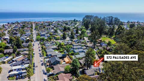 Photo of 572 Palisades AVE, SANTA CRUZ, CA 95062 (MLS # ML82047324)