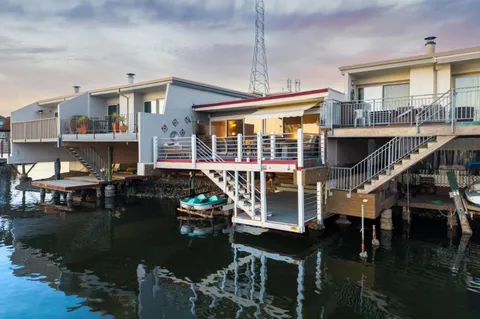 412 Fathom Drive, San Mateo, CA 94404 - #: ML82040406