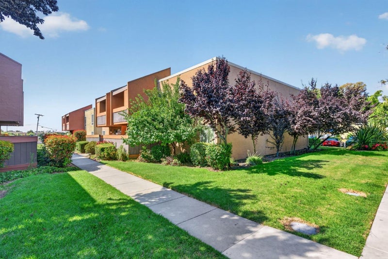 404 Dempsey Road 207