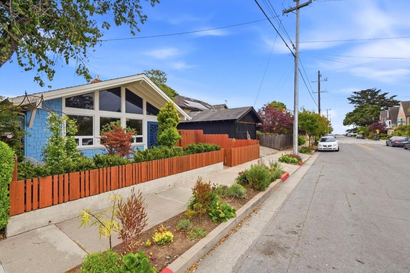 212 3rd Avenue