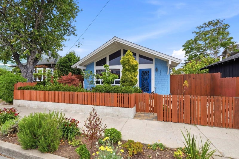 212 3rd Avenue