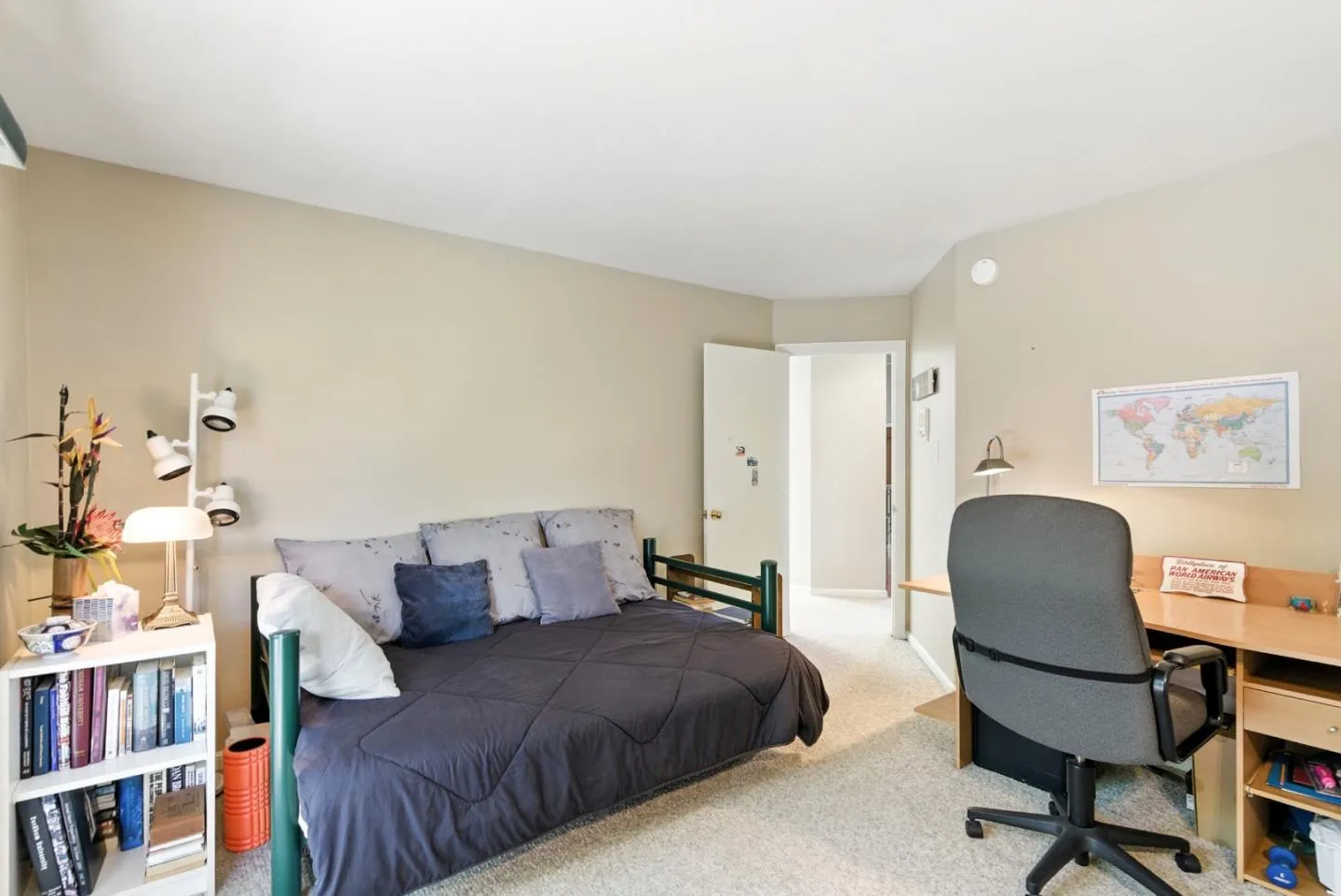 San Carlos, California 94070, United States, 4 Bedrooms Bedrooms, ,4 BathroomsBathrooms,Residential,Active,177594