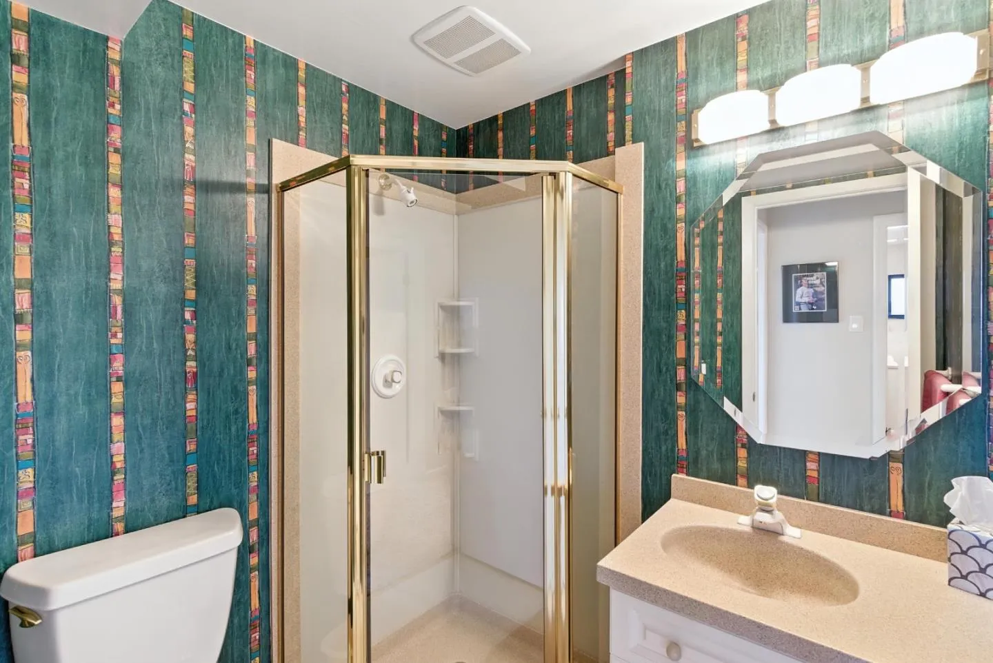 San Carlos, California 94070, United States, 4 Bedrooms Bedrooms, ,4 BathroomsBathrooms,Residential,Active,177594