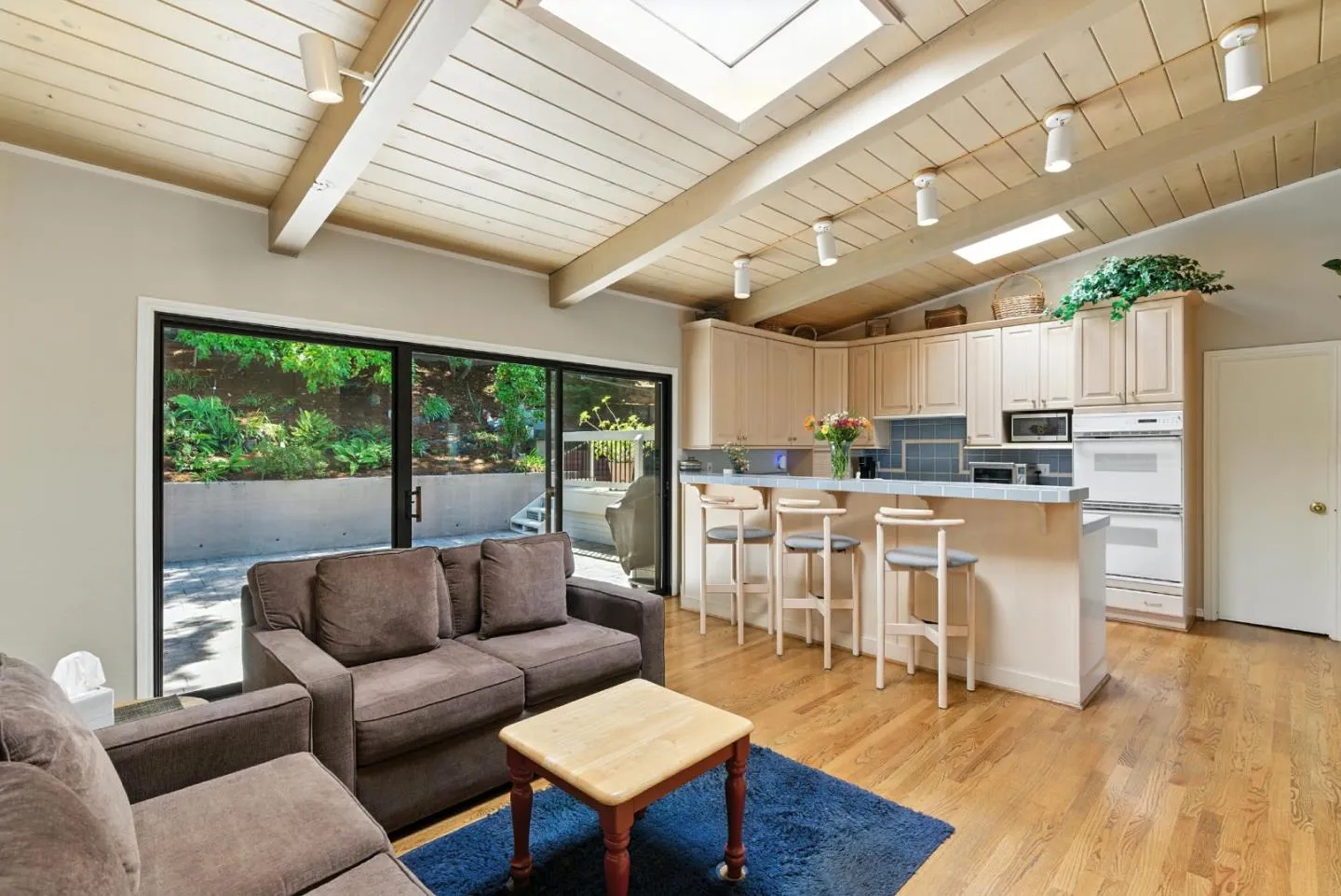 San Carlos, California 94070, United States, 4 Bedrooms Bedrooms, ,4 BathroomsBathrooms,Residential,Active,177594