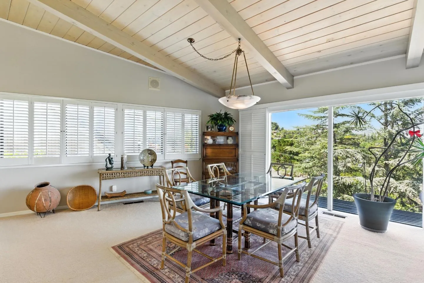 San Carlos, California 94070, United States, 4 Bedrooms Bedrooms, ,4 BathroomsBathrooms,Residential,Active,177594