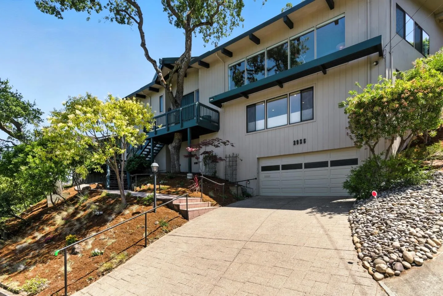 San Carlos, California 94070, United States, 4 Bedrooms Bedrooms, ,4 BathroomsBathrooms,Residential,Active,177594