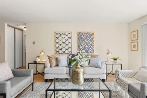 250 Willow Avenue Unit 423, South San Francisco, CA 94080 - #: ML82002050
