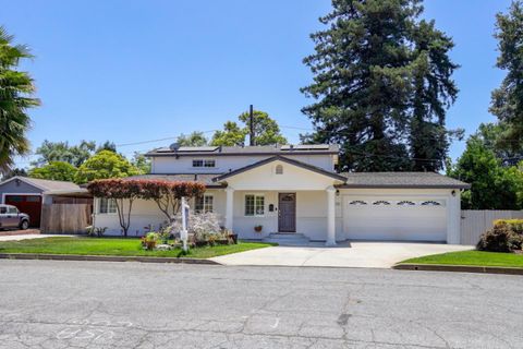 Photo of 60 Monte Vista Way, Gilroy, CA 95020 (MLS # ML82028416)