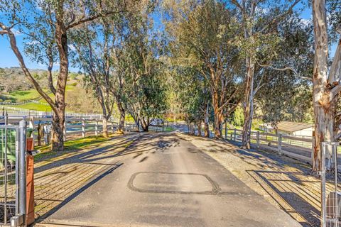 Photo of 6915 Redwood Retreat Road, GILROY, CA 95020 (MLS # ML82030939)