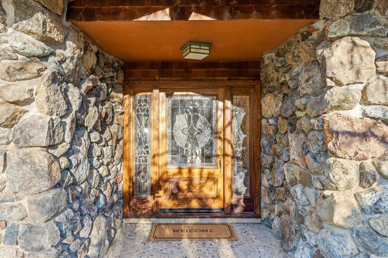 6915 Redwood Retreat Road