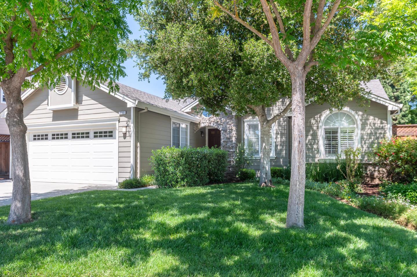 605 Calle Buena Vista