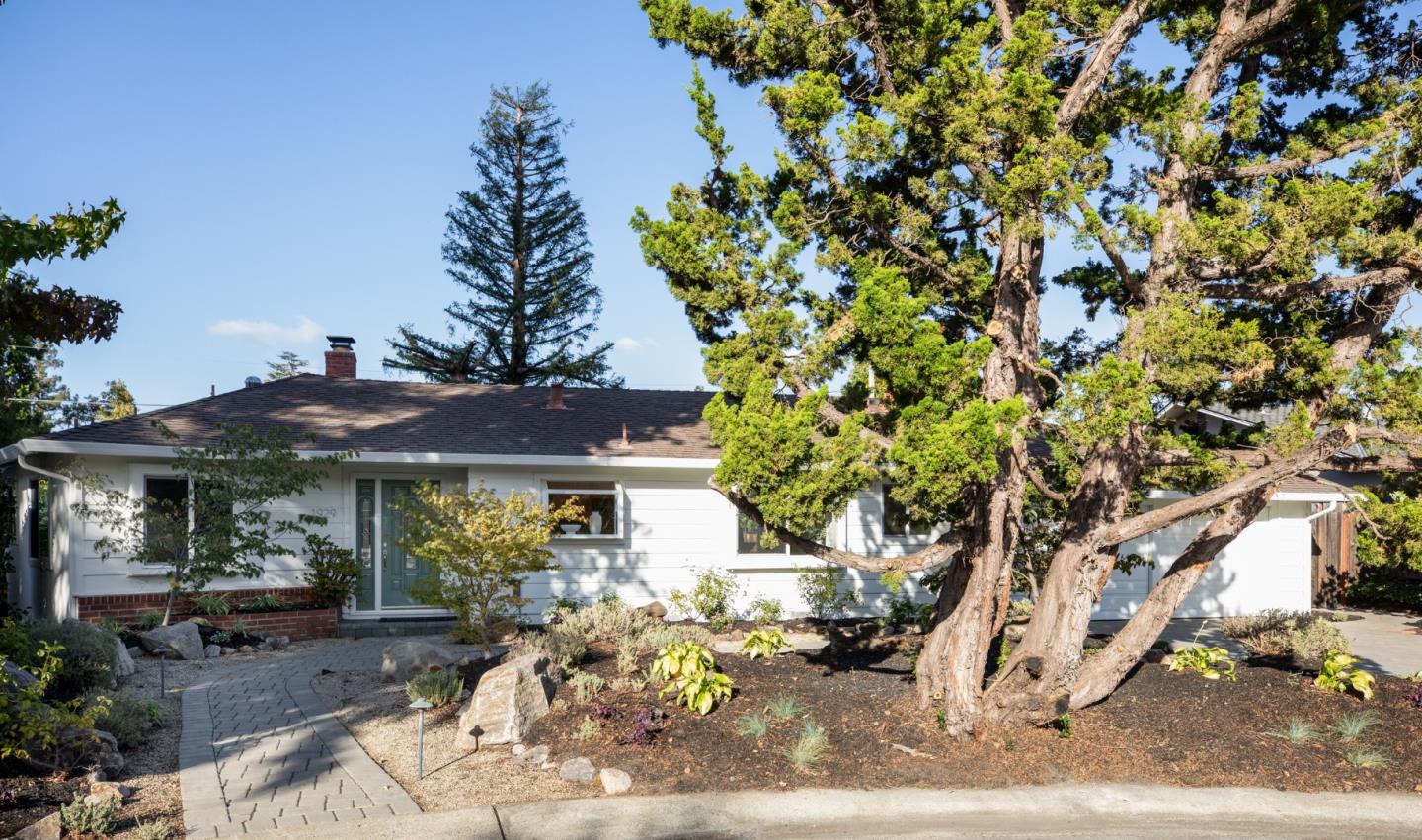 1929 Laver Court